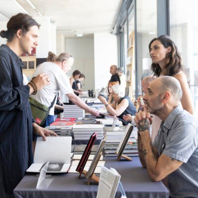 56º Les Rencontres de la Photographie (Arles, França), julho de 2025 – Books fair